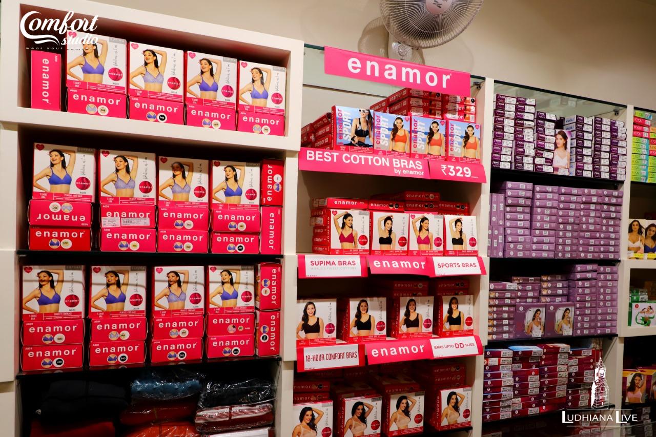 Women's fashion section at Comfort Studio clothing store